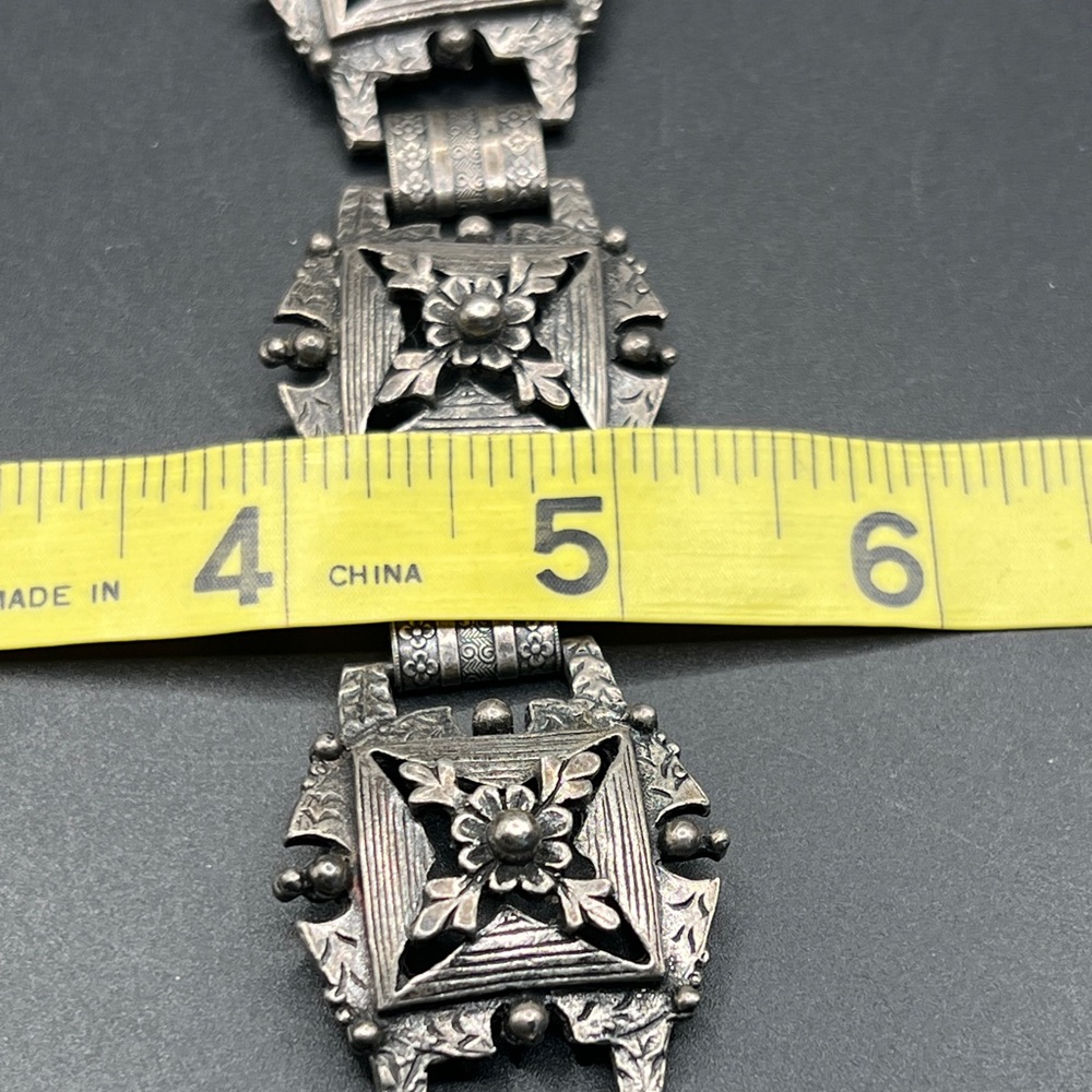 Vintage Silver Tone Floral Bracelet - Picture 6 of 6